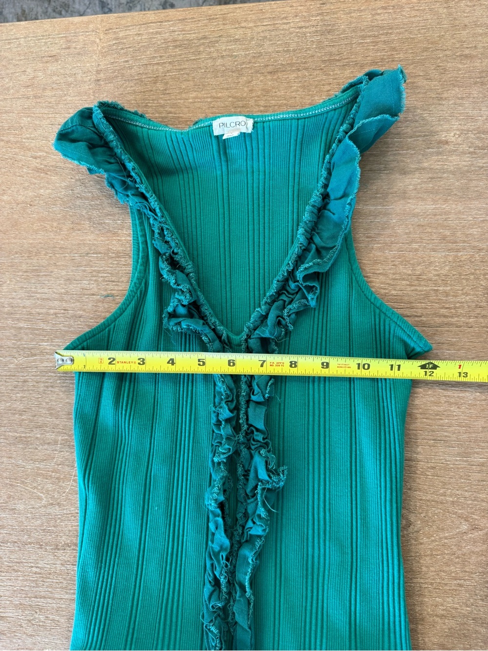 Green Ruffled Ribbed Sleeveless Top - Picture 4 of 5
